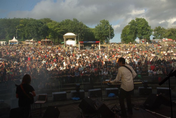 Neal, Paul and Loreley Festival Audience