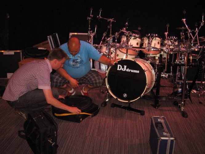 Ruben and Collin - packing up the drums