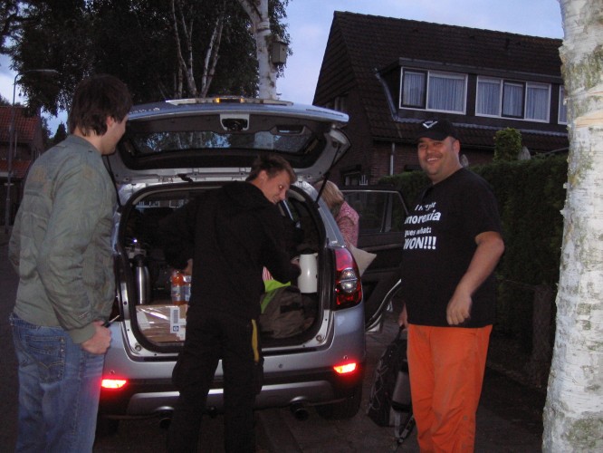 Packing the car - Berry, Mattias, Jessica and Collin